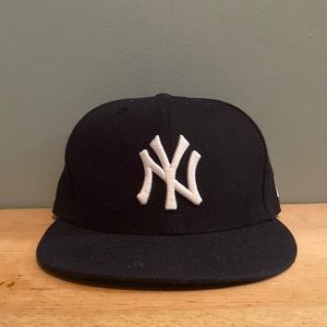 Yankees New Era Fitted Hat 7 1/8”